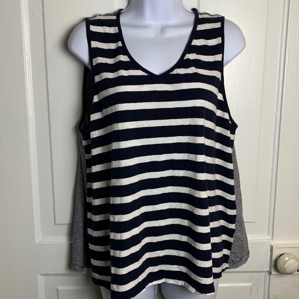 Crown & Ivy Navy and White Striped Top Sleeveless Size XL